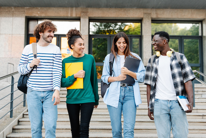 アメリカの長期留学でおすすめの学校と選び方