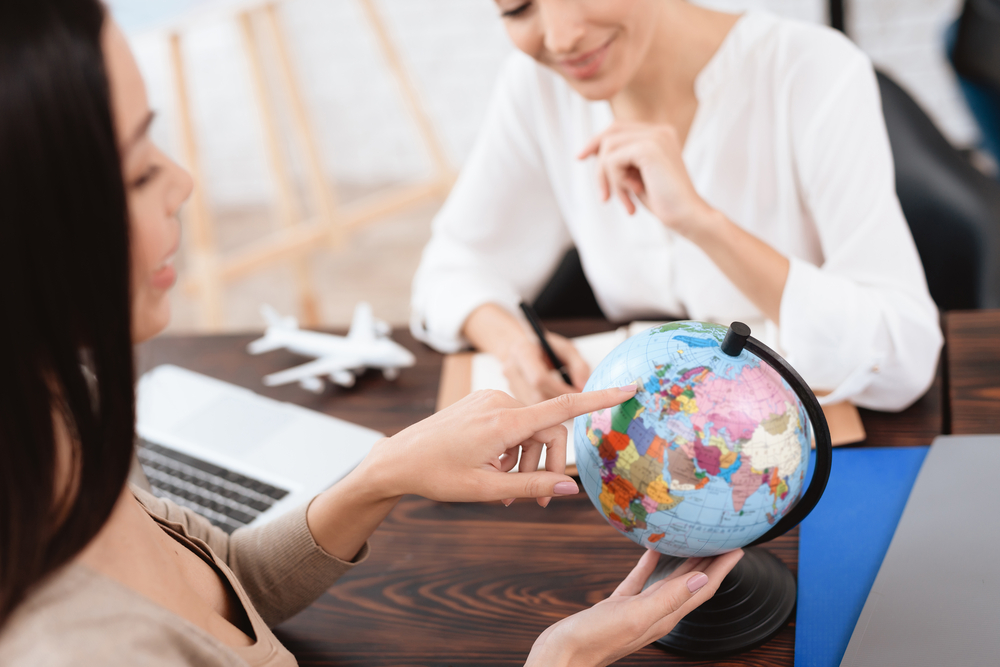 留学エージェント