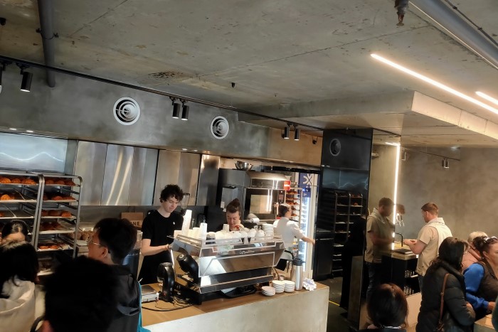 オーストラリアのワーキングホリデーでできる仕事と必要な語学力、収入の目安