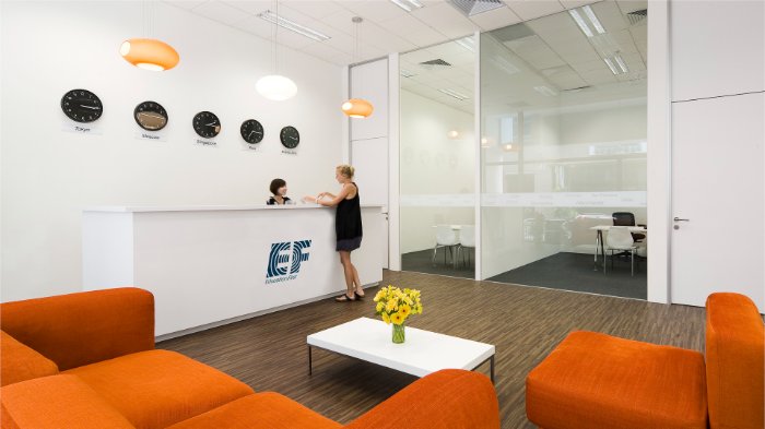 海外留学EF|【大学生のための短期留学】|シンガポール|多国籍な環境で2ヵ国語から選べる留学!